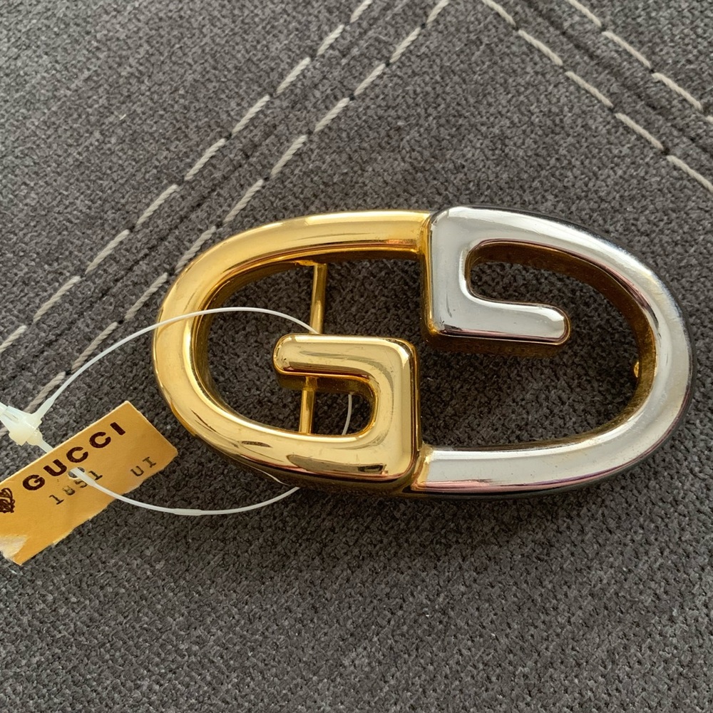 Gucci belt buckle. Vintage with original tags